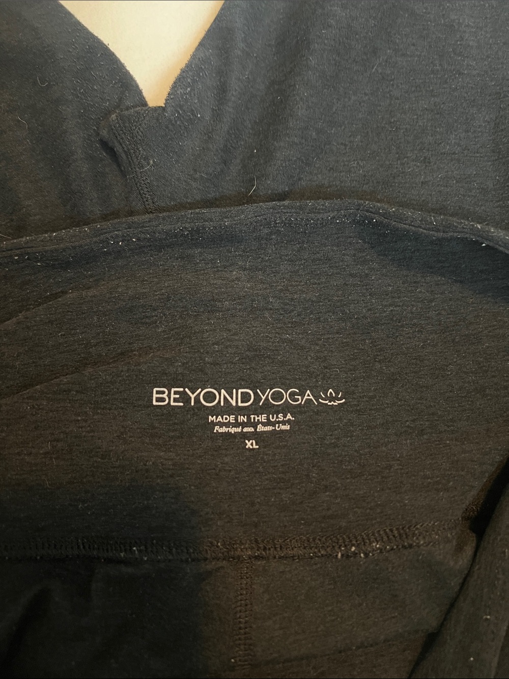 Beyond Yoga Black Stretch Tights with Built-In pockets